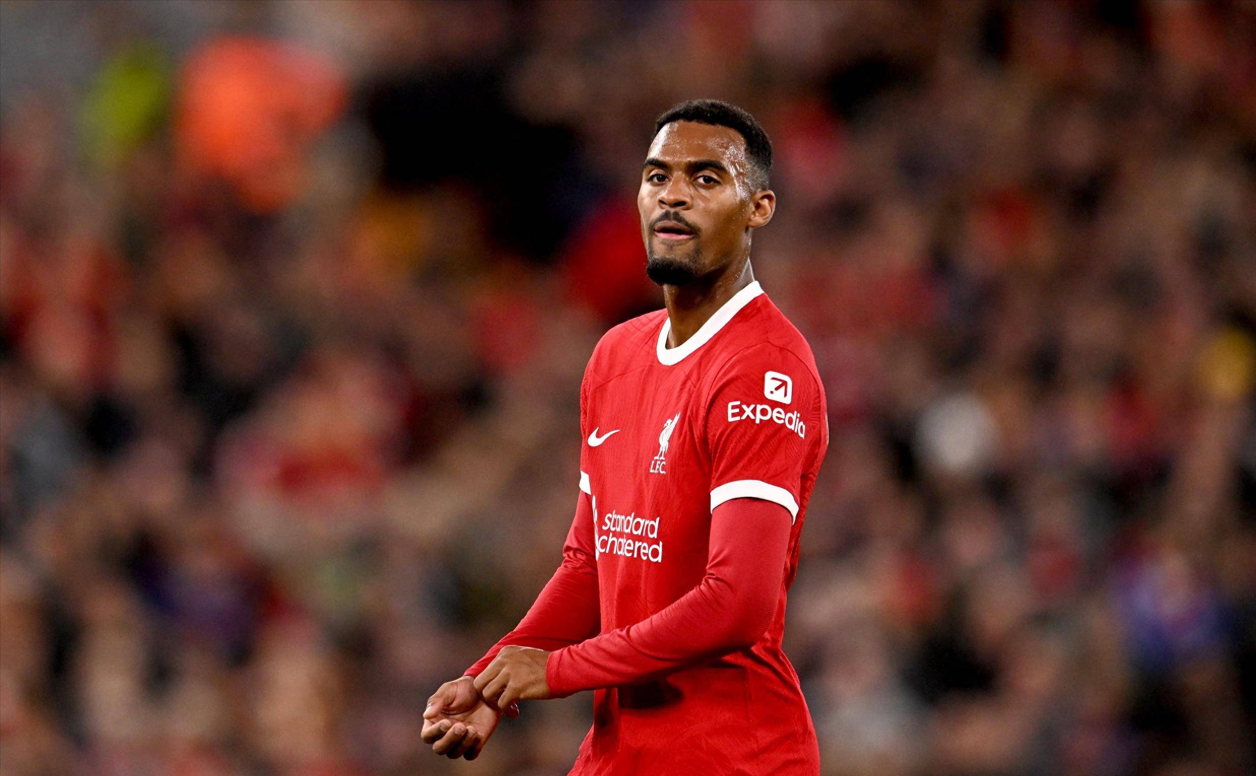 赵睿助攻 周琦跟进上篮打成2+1