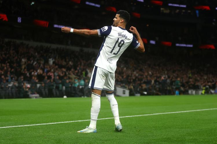 轰31+9+10！两个历史第一，老詹你这新纪录，前无古人后无来者了