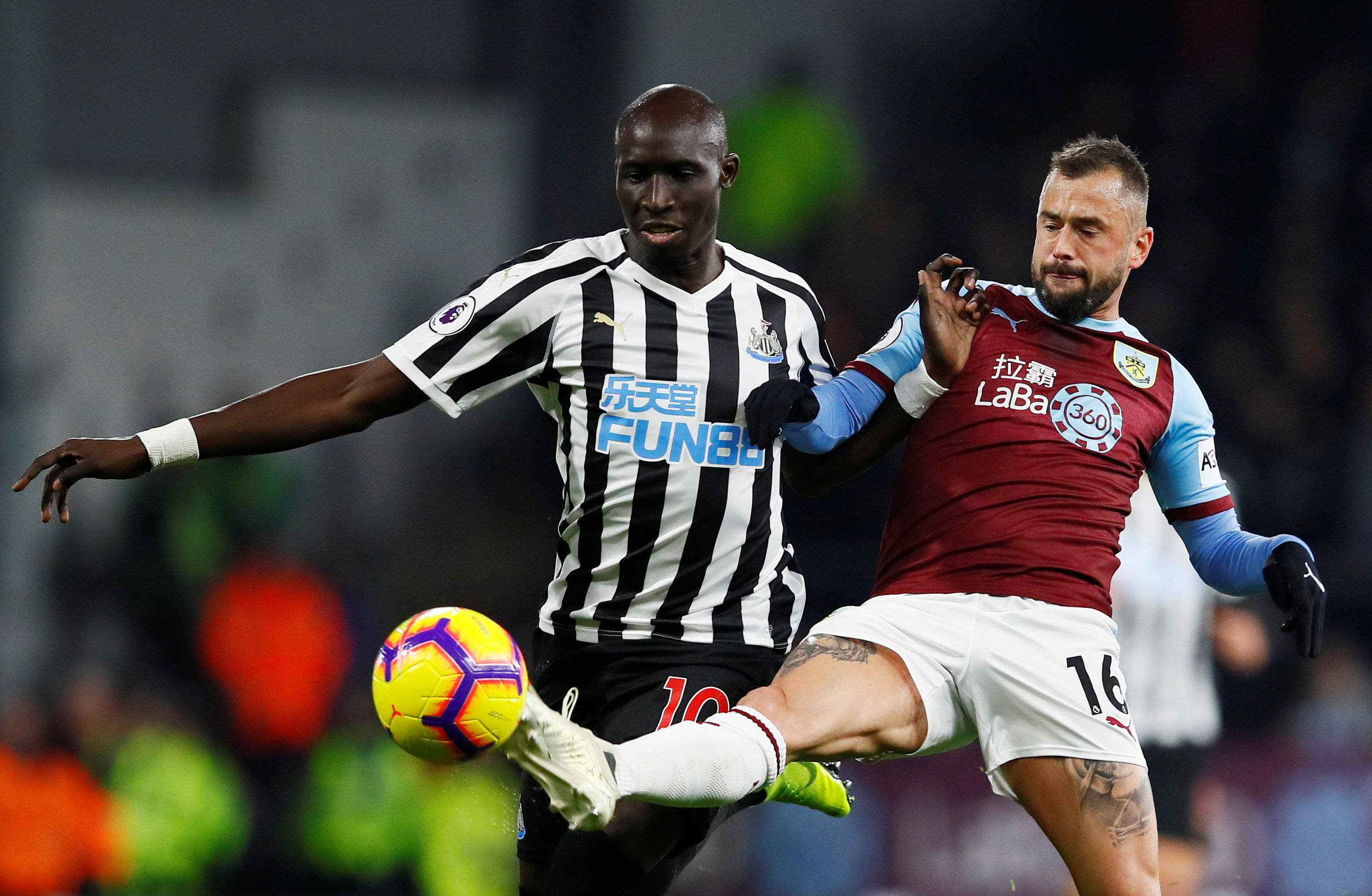 25分大胜老鹰，湖人终结3连败！老詹背靠背31+9+10，东契奇27+12